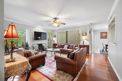 67 Litchfield Ln, Houston, TX 77024 - photo 2