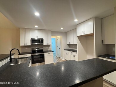 154 E Devonshire Ave, Seven Lakes, NC 27376 - photo 6