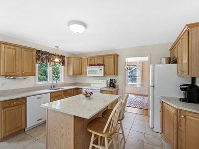 39 Lura Ln, Waltham, MA 02451 - photo 4