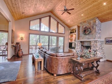 007_Living Room