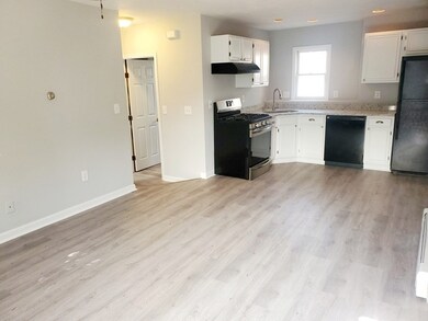 224 W Sixth St unit 3, Boston, MA 02127 - photo 2