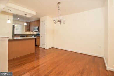 4081 S Four Mile Run Dr unit 302, Arlington, VA 22204 - photo 4