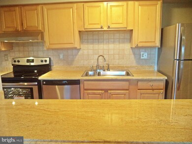 19601 Gunners Branch Rd, Germantown, MD 20876 - photo 5