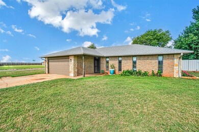 201 Cypress Ave, Elk City, OK 73644 - photo 4