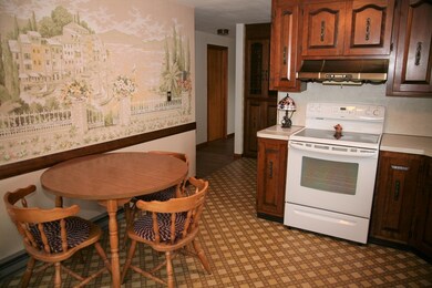 22 Merrimac St, Ludlow, MA 01056 - photo 3