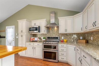 10 Jalbert Dr, Nashua, NH 03060 - photo 3