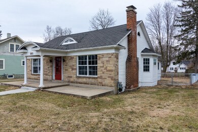 1347 Oak St-3