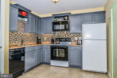 6118 Old Landing Way unit 69, Burke, VA 22015 - photo 5