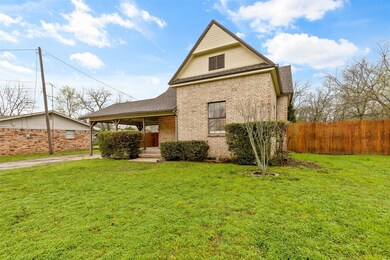 305 Glen Rose Ave, Cleburne, TX 76033 - photo 2