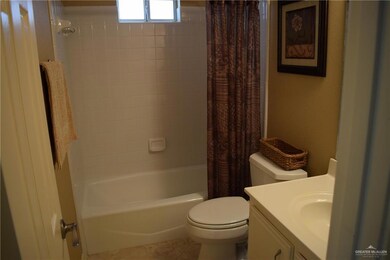 329 Rebecca Dr, Alamo, TX 78516 - photo 6