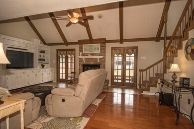 7_Living Room