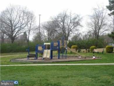 Radnor House unit 921, Bryn Mawr, PA 19010 - photo 3