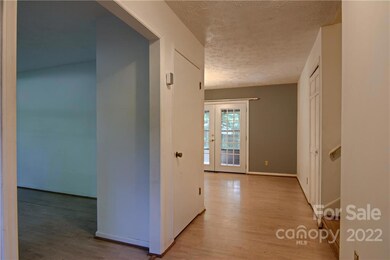 132 Atwood Dr, Hendersonville, NC 28792 - photo 4