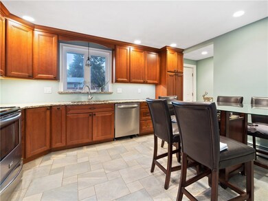 34 Douglas Cir, Greenville, RI 02828 - photo 5