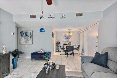 04-Living Room & Dining Room