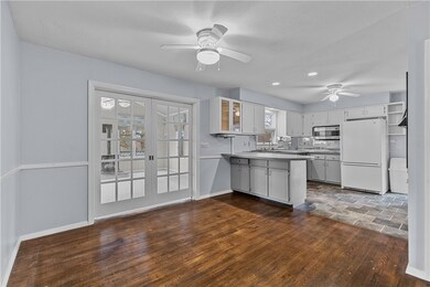 26 Pocahontas Dr, Middletown, RI 02842 - photo 5