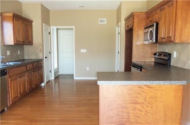 5041 Woodstock Ct, Shawnee, KS 66218 - photo 7