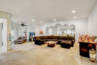 07-Family Room