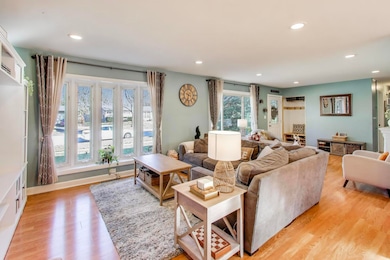 18323 W Woodland Terrace, Gurnee, IL 60031 - photo 7