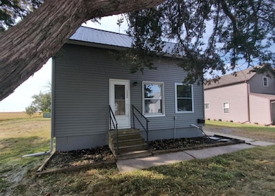 1532 Davis Ave, Grinnell, IA 50112 - photo 3