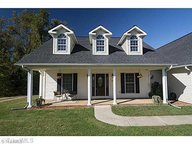 123 Fairgate Dr, Statesville, NC 28625 - photo 2