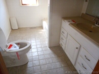 408 E Fuller St, Tahlequah, OK 74464 - photo 3