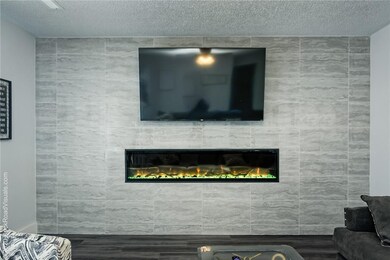 Fireplace livingroom 1