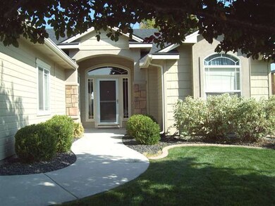 1092 N Falling Water Way, Eagle, ID 83616 - photo 2