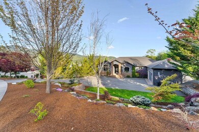 1921 NW Crown St, Grants Pass, OR 97526 - photo 2