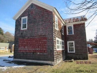 83 Hamilton Ave, Corinth, NY 12822 - photo 4