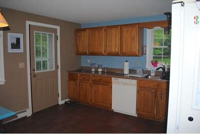 3 Alyce Dr, Newmarket, NH 03857 - photo 3