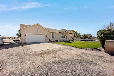 1036 S Los Charros Dr, Pueblo, CO 81007 - photo 2