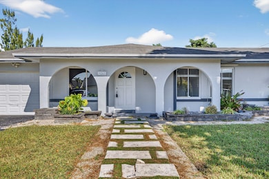 9241 N Cypress Cir, Miramar, FL 33025 - photo 5