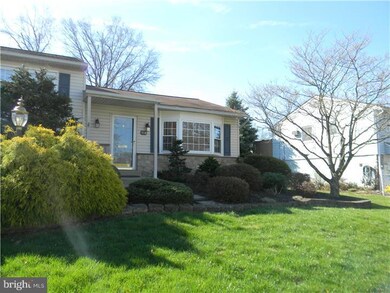 308 Erie Dr, Lansdale, PA 19446 - photo 2