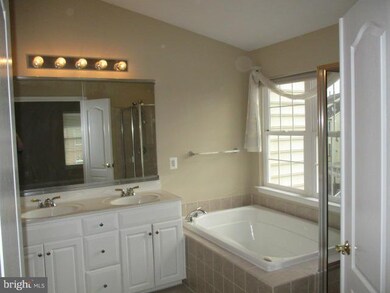 22546 Airmont Woods Terrace, Ashburn, VA 20148 - photo 6