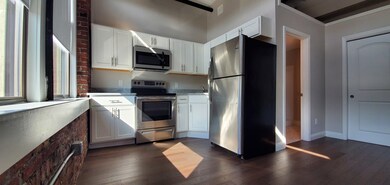 1 Main St unit 203, Peabody, MA 01960 - photo 3