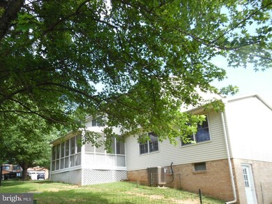 1135 Marthas Ct E, Knoxville, MD 21758 - photo 2