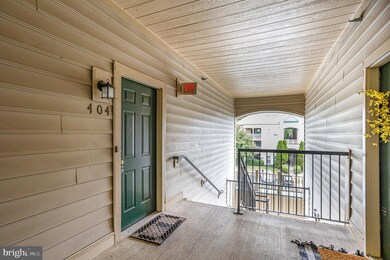 1060 Gardenview Loop unit 404, Woodbridge, VA 22191 - photo 2