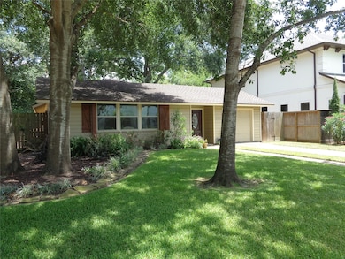 1551 Hewitt Dr, Houston, TX 77018 - photo 2