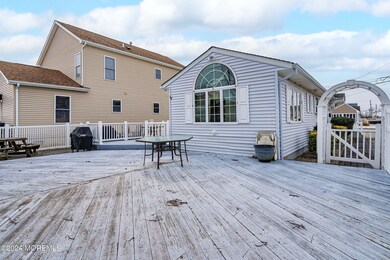 21-Outside Deck 1