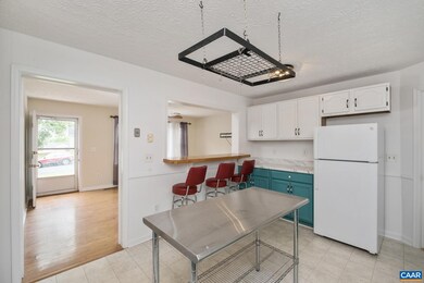 527 Jester Ln, Charlottesville, VA 22911 - photo 3