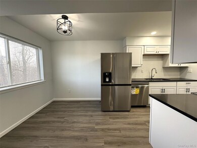 26 Cooper Rd unit 511, Poughkeepsie, NY 12603 - photo 5