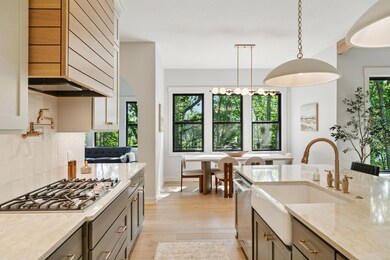 Dinette *Photo of like home