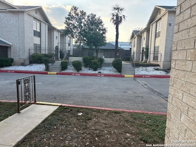 165 W Rampart Dr unit 205, San Antonio, TX 78216 - photo 5