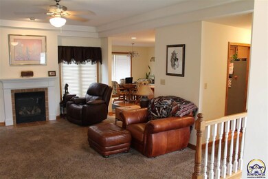 4311 SW Cambridge Ave, Topeka, KS 66610 - photo 7