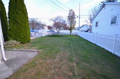 258 Rakoczy Ave unit 2nd Floor, Fairfield, CT 06824 - photo 3