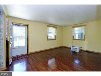 807 W 4th St, Lansdale, PA 19446 - photo 3