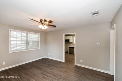 7025 Biddy Ln, Jacksonville, FL 32210 - photo 4