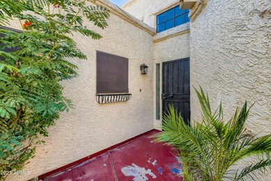 5-140395255-05 Exterior Front Entry