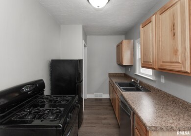 2508 Washington St, Davenport, IA 52804 - photo 3